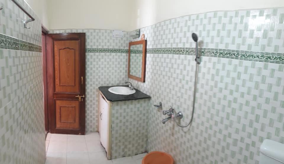 Hotel Himalayan Inn Uttarkāshi Екстериор снимка